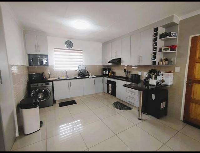 3 BEDROOM HOUSE FOR SALE IN PARKRAND